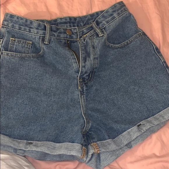 roll up denim shorts - Picture 2 of 3
